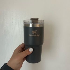 Stanley cup in color coal 20 oz hard to find color